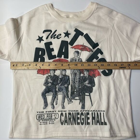 The Beatles Graphic Long Sleeve Tee Carnegie Hall Concert Sweatshirt Sz XS - Picture 4 of 5